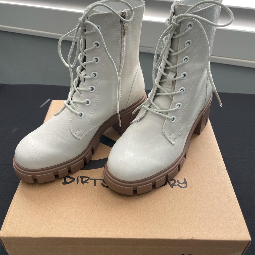 DL Newz Smooth White Boot